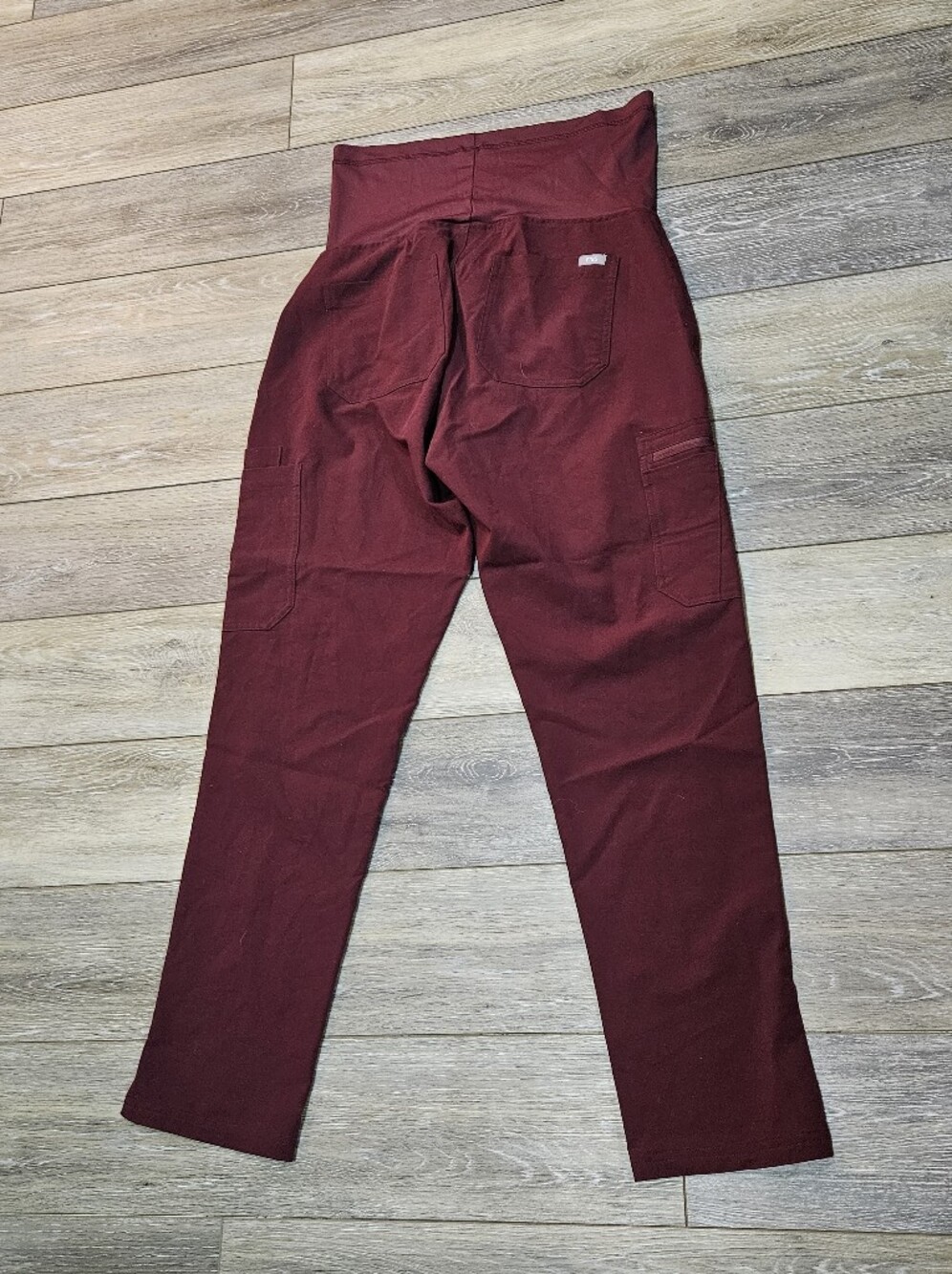 Figs Women's Burgundy Maternity Straight-Leg Scrub Pants Size Medium - Picture 4 of 7